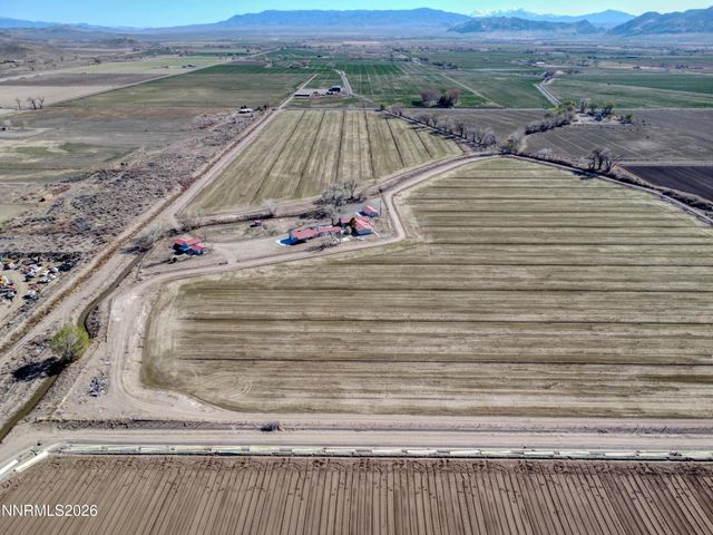 30 E Tognoli Lane, Yerington, NV 89447