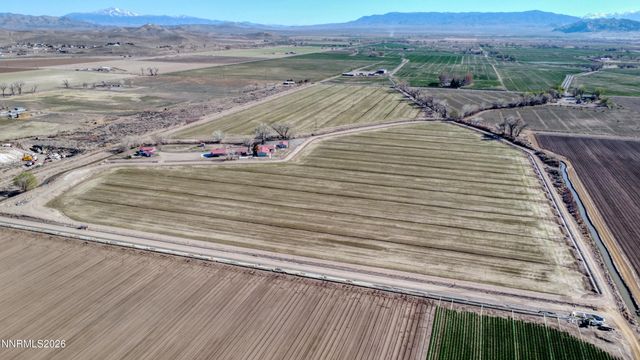 30 E Tognoli Lane, Yerington, NV 89447