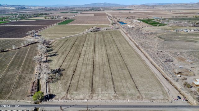 30 E Tognoli Lane, Yerington, NV 89447