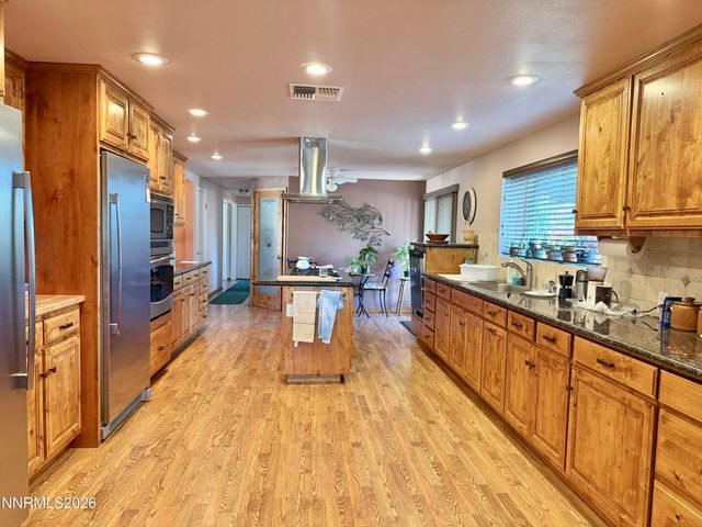 30 E Tognoli Lane, Yerington, NV 89447
