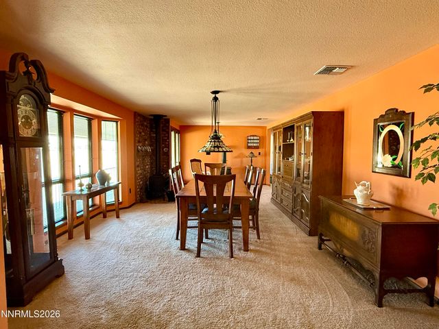 30 E Tognoli Lane, Yerington, NV 89447