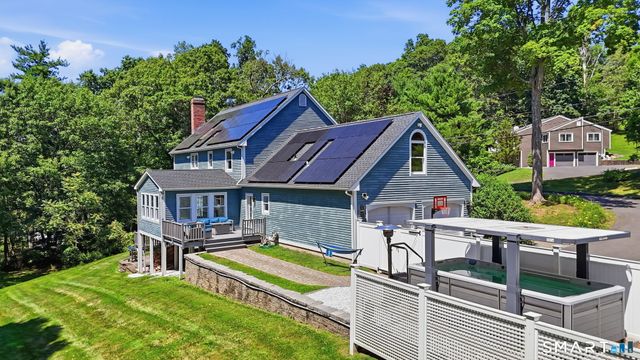 35 Forest Hills Drive, Farmington, CT 06032