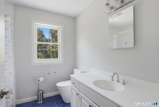 35 Forest Hills Drive, Farmington, CT 06032