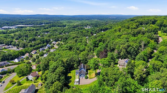 35 Forest Hills Drive, Farmington, CT 06032