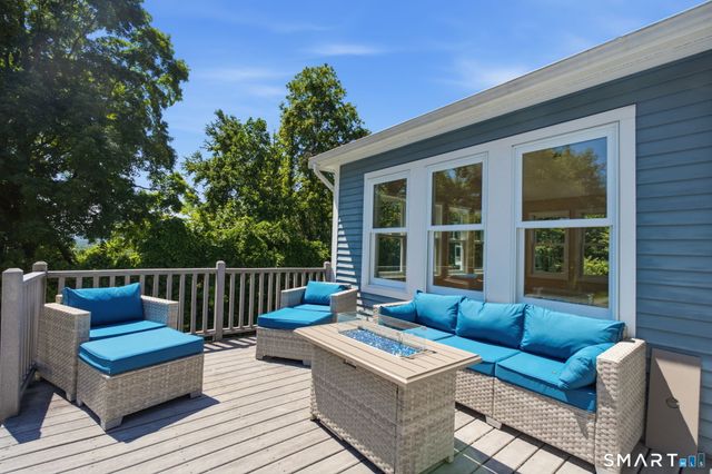 35 Forest Hills Drive, Farmington, CT 06032
