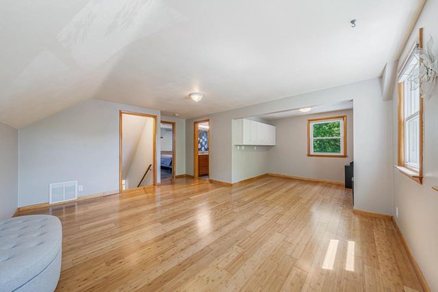 1932 MAPLECREST DRIVE, Appleton, WI 54915