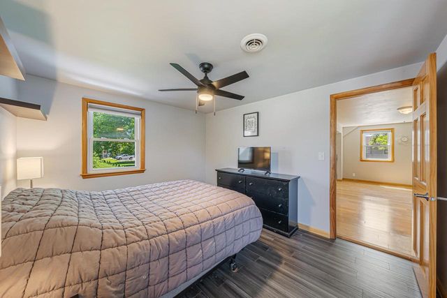 1932 MAPLECREST DRIVE, Appleton, WI 54915