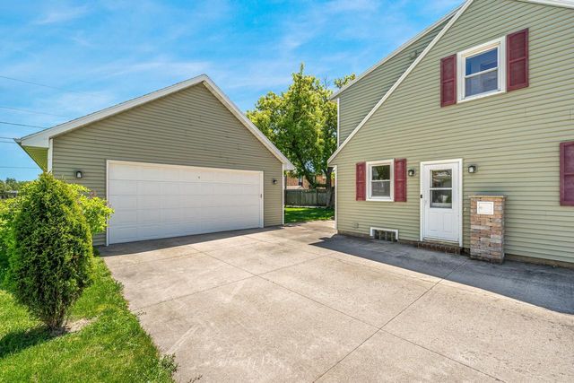 1932 MAPLECREST DRIVE, Appleton, WI 54915