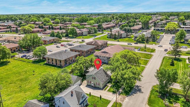 1932 MAPLECREST DRIVE, Appleton, WI 54915