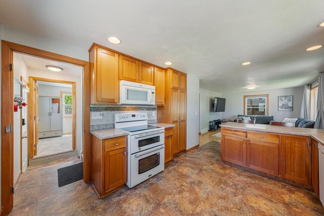 1932 MAPLECREST DRIVE, Appleton, WI 54915