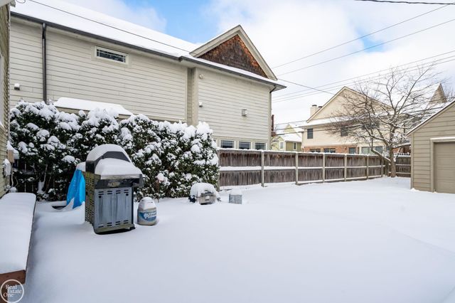 728 W Lincoln Street, Birmingham, MI 48009