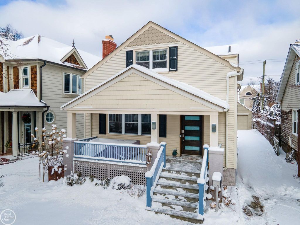 728 W Lincoln Street, Birmingham, MI 48009