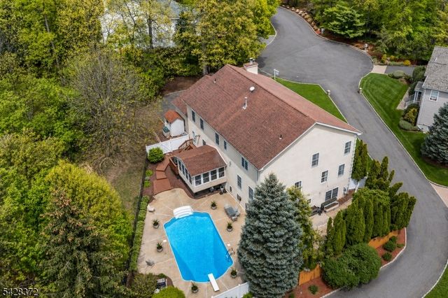 16 Lenape Trail, Montclair Twp., NJ 07043