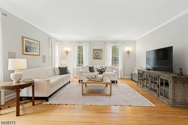 16 Lenape Trail, Montclair Twp., NJ 07043