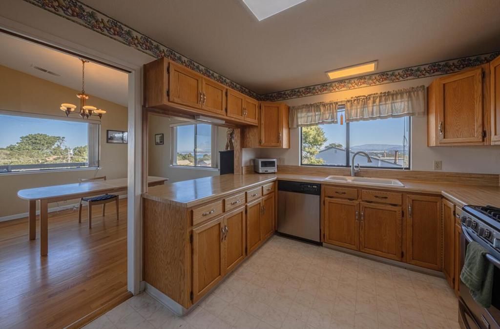 Image 12 of property listing at 936 Wainwright Street, Monterey, CA 93940