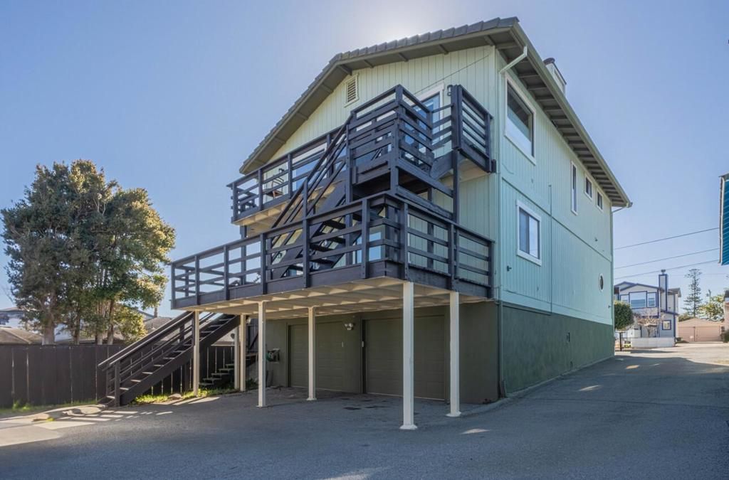 Image 34 of property listing at 936 Wainwright Street, Monterey, CA 93940