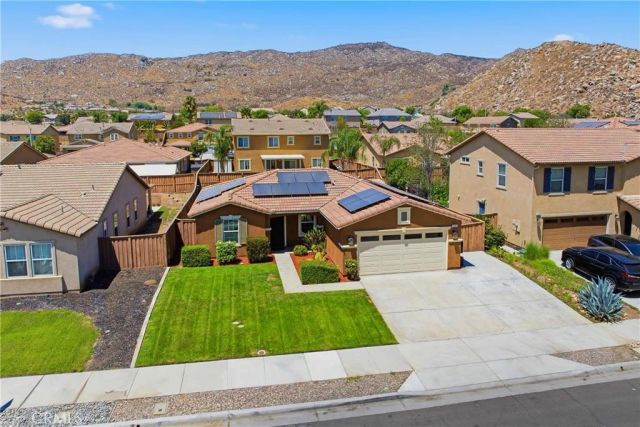 690 Julian, San Jacinto, CA 92582