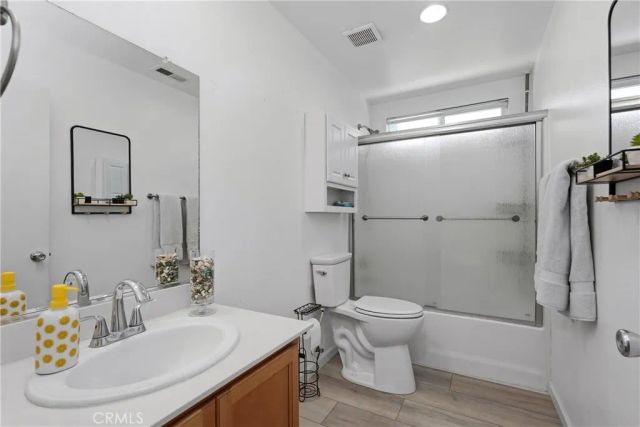 690 Julian, San Jacinto, CA 92582