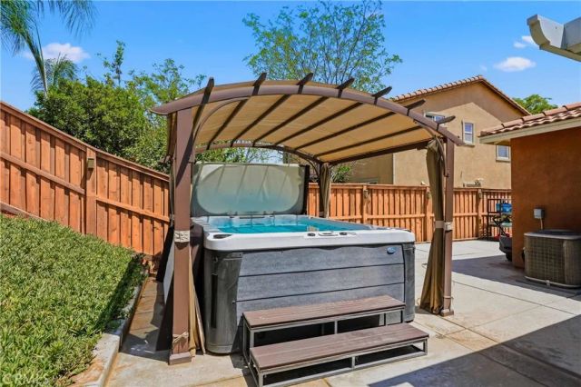 690 Julian, San Jacinto, CA 92582