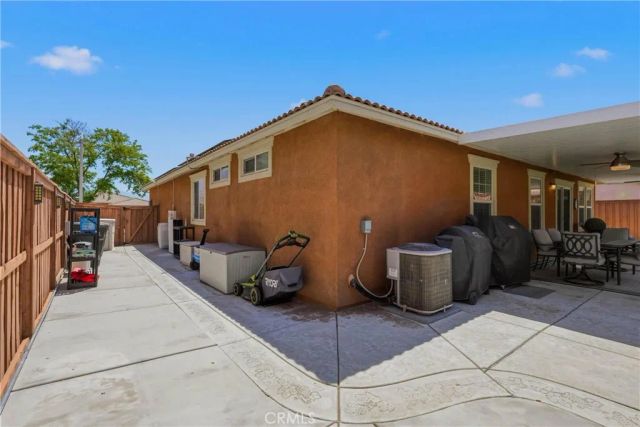 690 Julian, San Jacinto, CA 92582