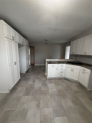 4801 Walnut Drive, Pleasant Hill, IA 50327