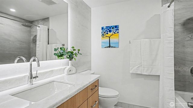 6560 W Mercer Way, Mercer Island, WA 98040