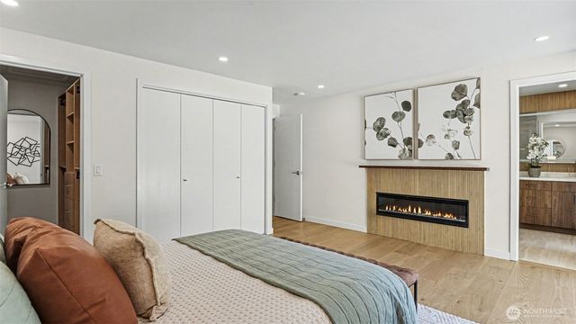 6560 W Mercer Way, Mercer Island, WA 98040