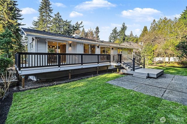 6560 W Mercer Way, Mercer Island, WA 98040