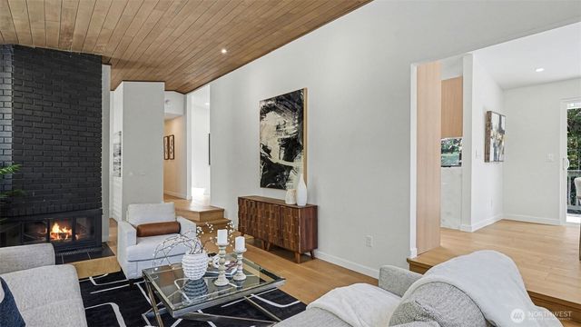 6560 W Mercer Way, Mercer Island, WA 98040