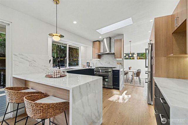 6560 W Mercer Way, Mercer Island, WA 98040