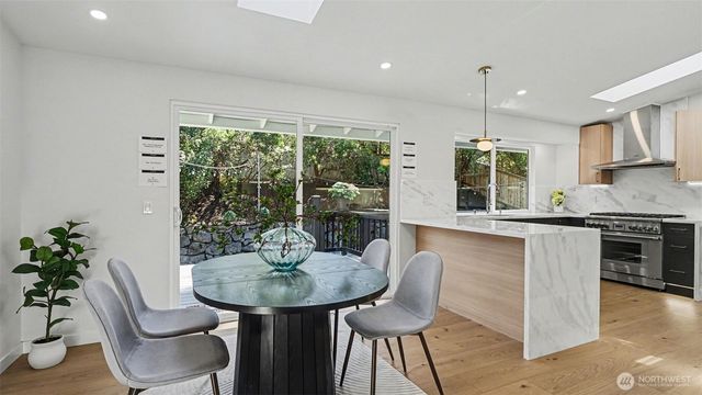 6560 W Mercer Way, Mercer Island, WA 98040