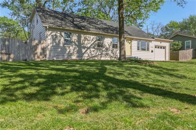 3137 S 9th Place, Kansas City, KS 66103