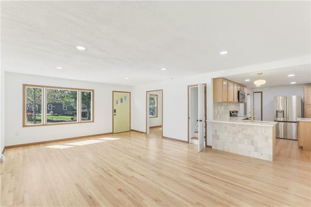 3137 S 9th Place, Kansas City, KS 66103