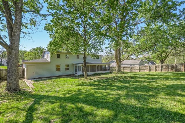 3137 S 9th Place, Kansas City, KS 66103