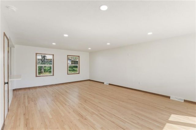 3137 S 9th Place, Kansas City, KS 66103