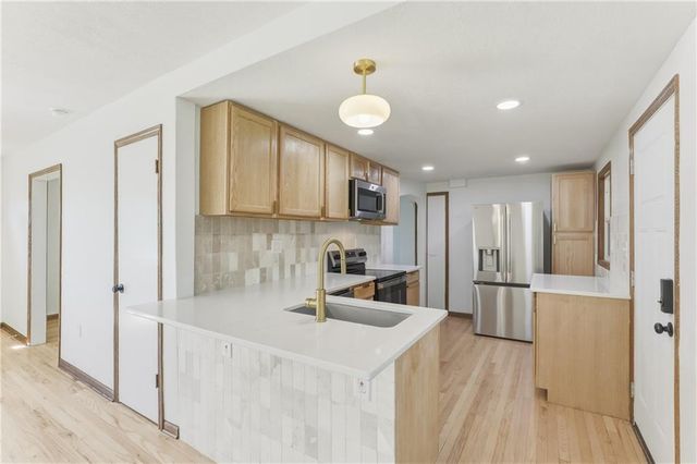 3137 S 9th Place, Kansas City, KS 66103