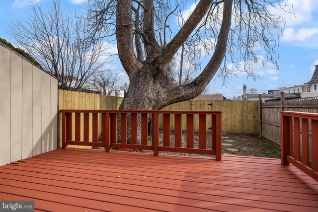 607 HIGHLAND AVE, Chester, PA 19013