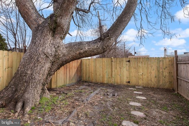 607 HIGHLAND AVE, Chester, PA 19013