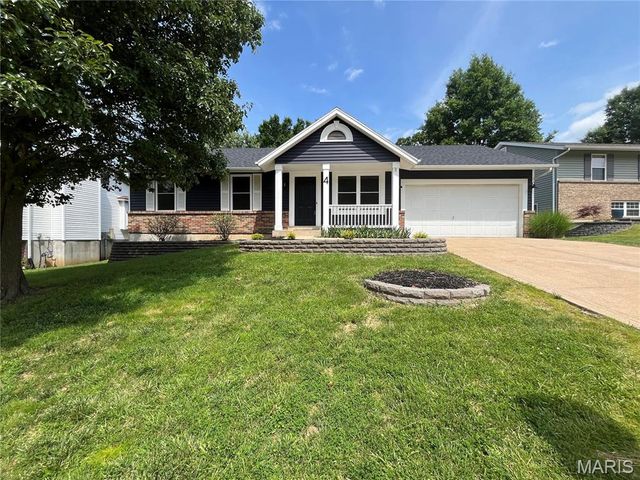 4 Marcus Drive, St Peters, MO 63376