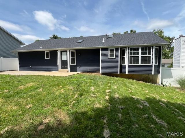 4 Marcus Drive, St Peters, MO 63376