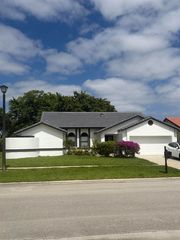 19700 Sedgefield Terrace, Boca Raton, FL 33498