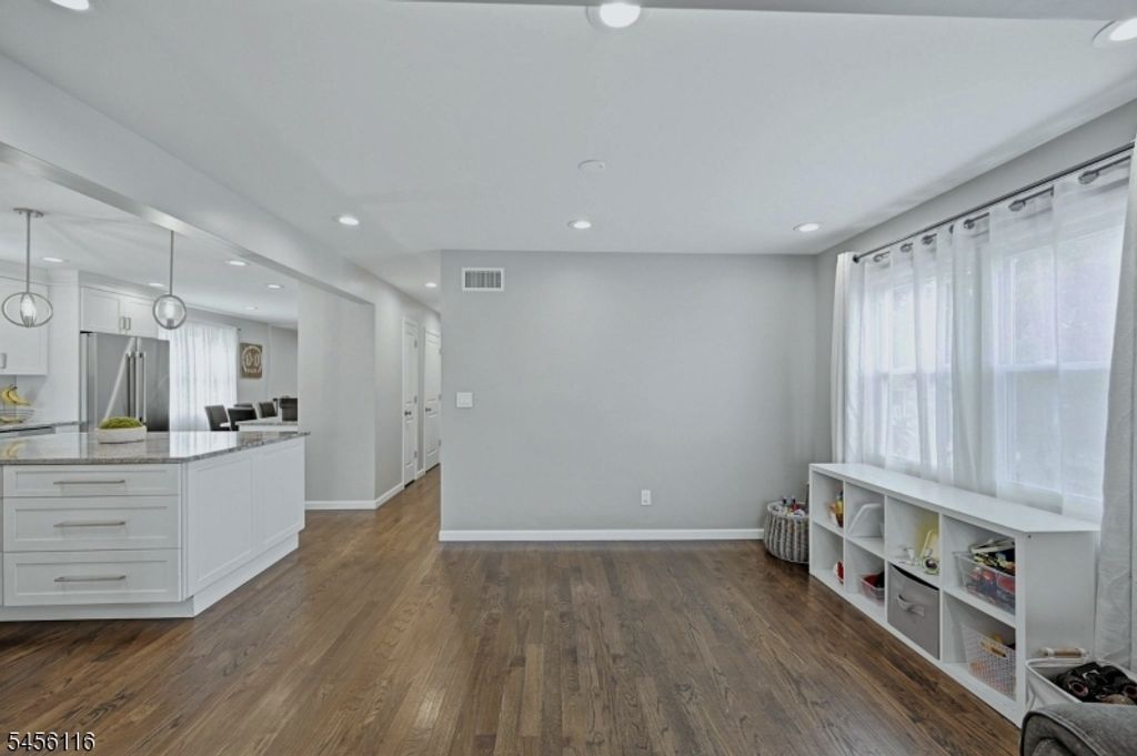 1135 Stonewall Ln, Secaucus Town, NJ 07094 — photo 4
