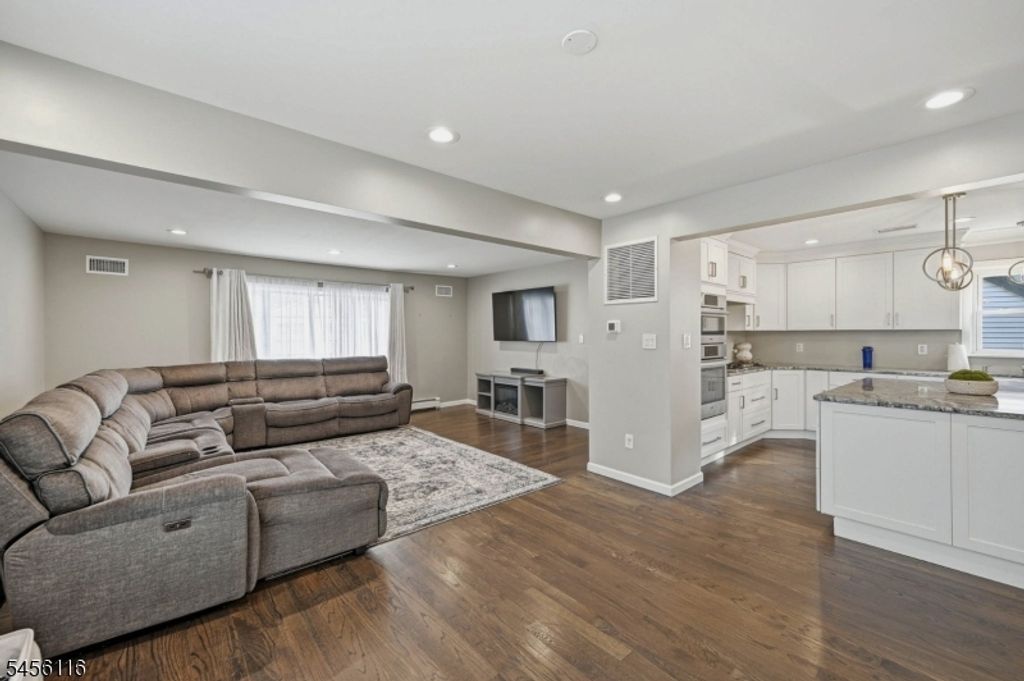 1135 Stonewall Ln, Secaucus Town, NJ 07094 — photo 5