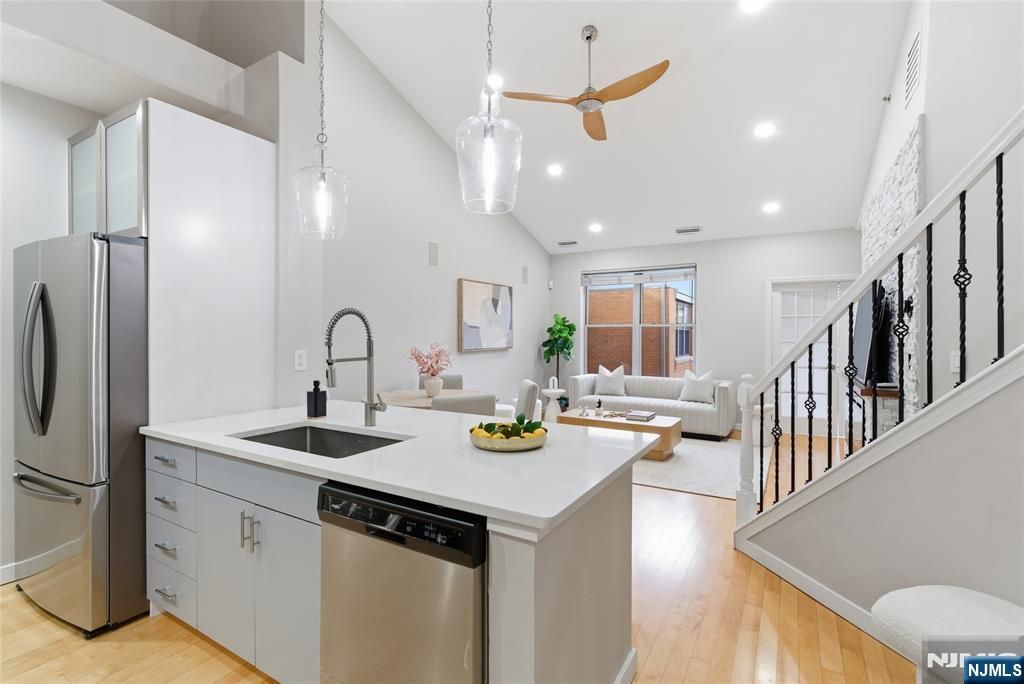 26 Ave At Port Imperial 417, West New York, NJ 07093