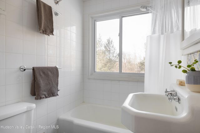 640 Red Hill Knolls Road, Grahamsville, NY 12740