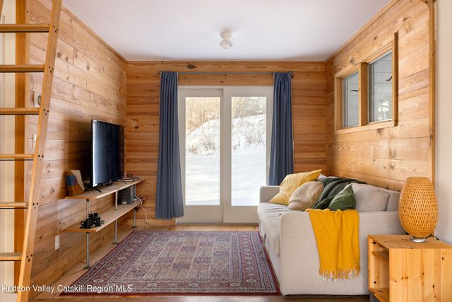 640 Red Hill Knolls Road, Grahamsville, NY 12740