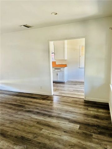 6852 Aura Avenue, Reseda, CA 91335