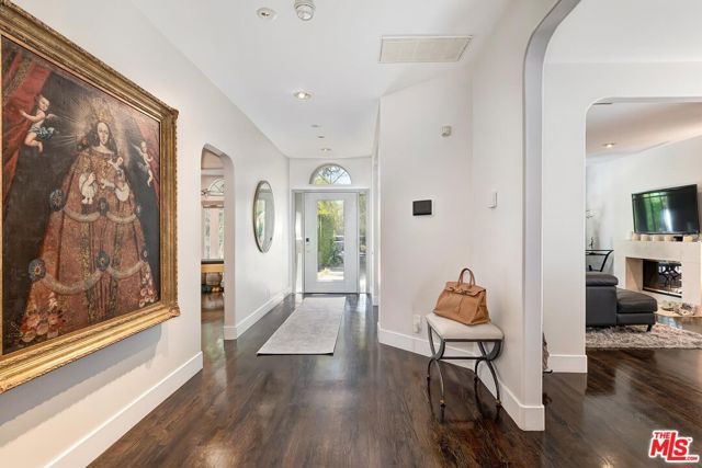 453 N Alfred Street, Los Angeles, CA 90048