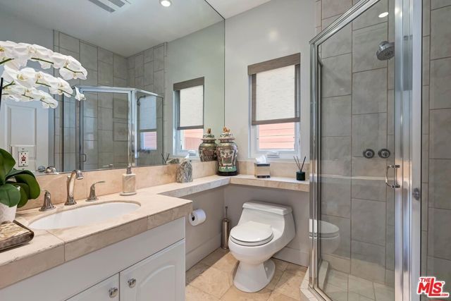 453 N Alfred Street, Los Angeles, CA 90048
