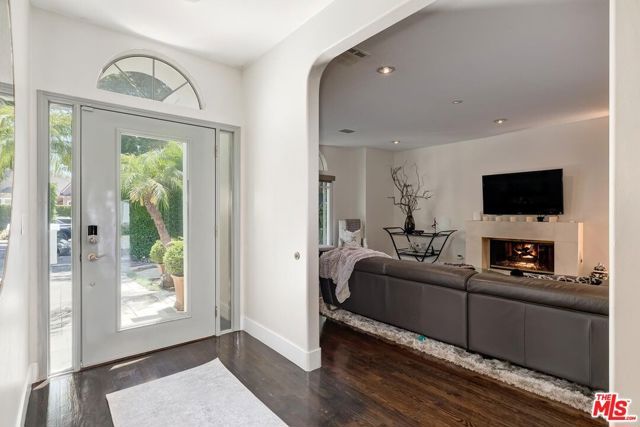 453 N Alfred Street, Los Angeles, CA 90048